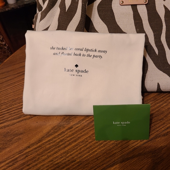 Kate Spade XL Tote - Picture 8 of 10
